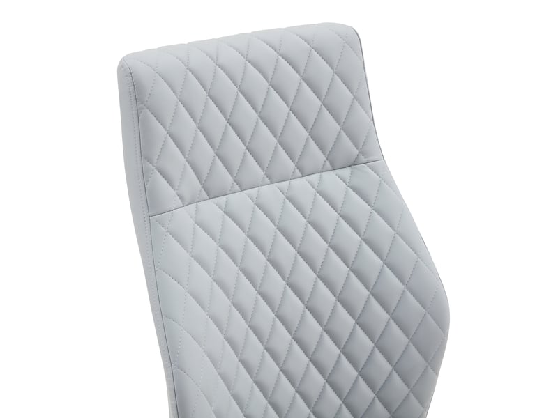  Set de 2 chaises de salle à manger en tissu gris clair à motif losange, dossier haut et assise rembourrée, piètement métal argenté antidérapant et résistant pour restaurant etc.  - Conforama E
