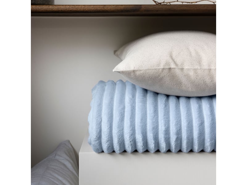  Plaid cocooning côtelé 150x200 bleu clair  - Conforama D