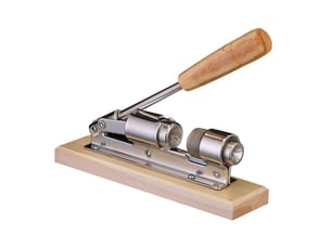 Casse-noisettes design nostalgique en acier inoxydable – avec fonction de levier