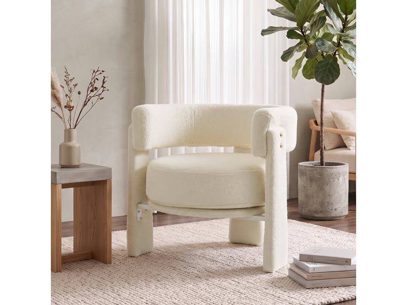  Fauteuil lounge recouvert de peau de mouton avec coussin lombaire blanc crème  - Conforama C