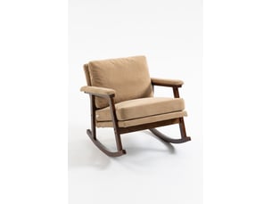 Fauteuil à bascule en velours marron clair avec cadre en bois