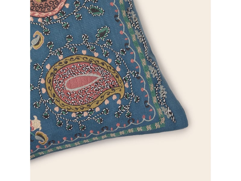  Housse de coussin en broderie paisley  mandana 26418 - Conforama B