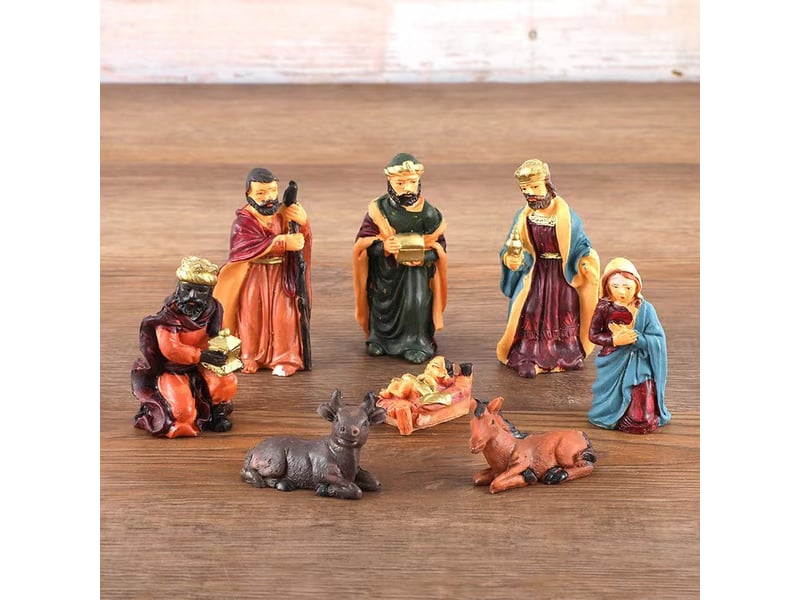  Lot de 9 santons de noël en résine – lumières et décoration  - Conforama C