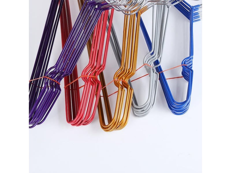  Lot de 10 cintres métalliques antidérapants fabriqués dans  - Conforama B