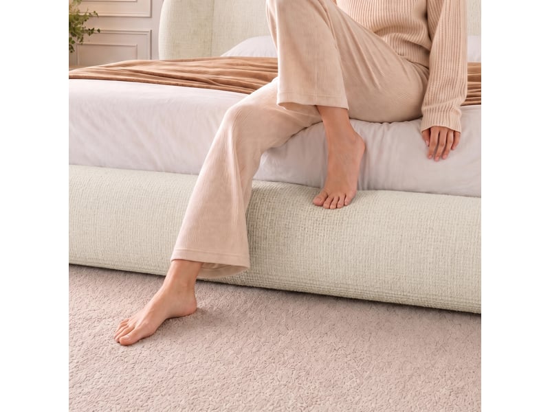 Lit rembourré en chenille beige 180x200 cm avec tête de lit arrondie Fay Lum - Conforama E