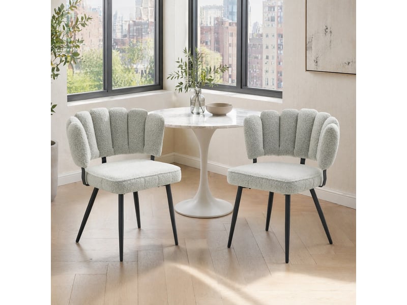  Lot de 2 chaises de salle à manger à dossier fleur  - assise rembourrée tissu bouclette gris clair et métal noir  - Conforama B