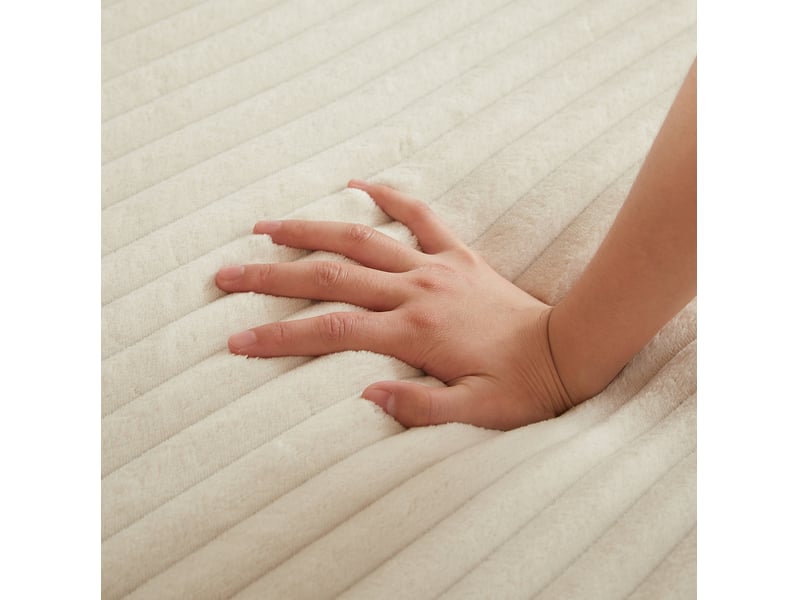  Canapé modulaire 6 places en velours côtelé beige, lignes arrondies et six coussins pour un salon chic  - Conforama D