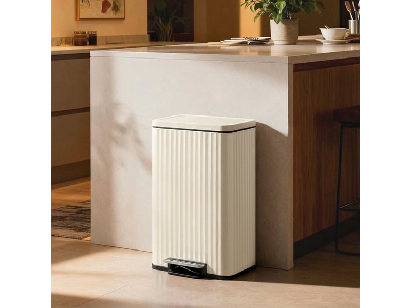  Poubelle de cuisine à pédale, en acier, avec couvercle, seau intérieur amovible, fermeture douce, 50 l, crème  - Conforama C