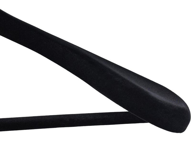  Lot de 10 cintres velours antidérapants pour costumes 23,5 x 45 x 7 cm en bois noir 13_0018226  - Conforama D