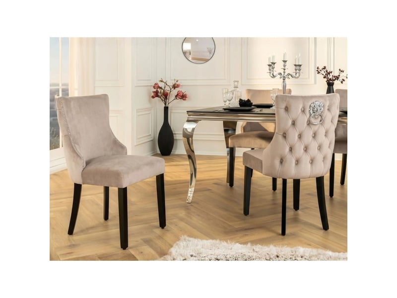 Lot de 2 chaises chesterfield regina cappuccino en velours – dos capitonné avec tête de lion et pieds noirs - Conforama D