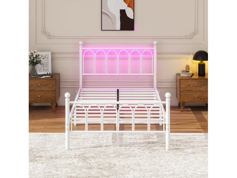 Cadre de lit métallique vintage 120x200 cm, éclairage led, station de charge usb, coloris blanc, sans matelas - Conforama D