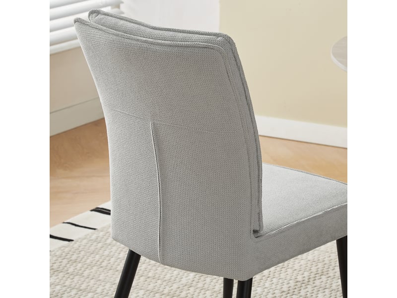  Lot de 2 chaises de salle à manger avec piétement métallique, assise rembourrée en velours effet pied-de-coq gris clair, pour salon et cuisine  - Conforama D