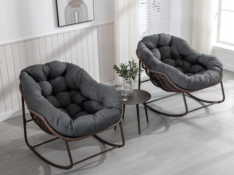  Cocon - lot de 2 fauteuils à bascule en rotin naturel – forme œuf et coussins gris anthracite – confortable pour salon, véranda ou chambre  - Conforama B