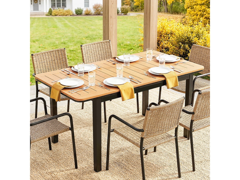 Table de jardin 6 personnes rectangulaire en bois composite cadre en métal et plateau à lattes 127x70cm marron - Conforama D