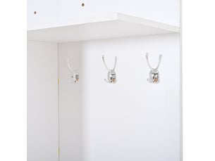 Portemanteau, portant à vêtements, banc à chaussures, armoire, 2 tiroirs, 3 crochets pour vestes, chapeaux, un miroir en verre, à côté de trois