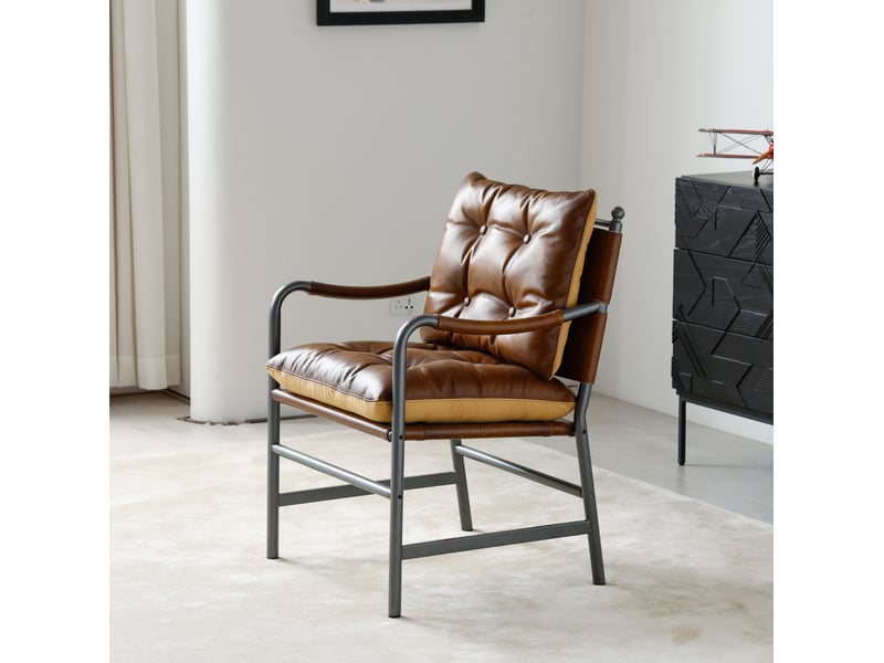  Fauteuil d'appoint avec accoudoirs et dossier rembourré, structure en métal, style vintage en cuir marron  - Conforama D