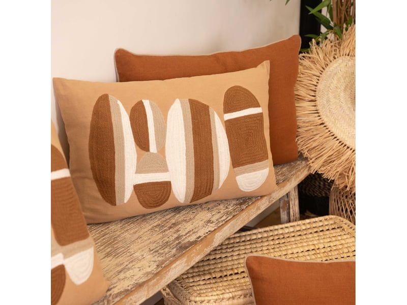  Coussin brodé motif galets de plage 40x60 cm  - Conforama B