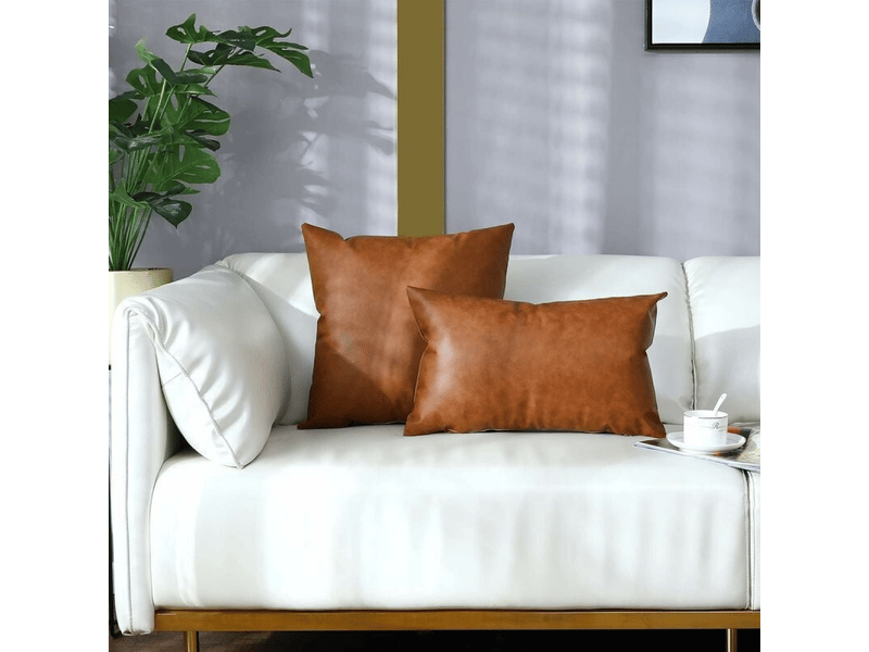  Lot de 2 housses de coussin décoratives 45 x 45 cm, en similicuir 45 x 45 cm, style ferme moderne, marron  - Conforama E