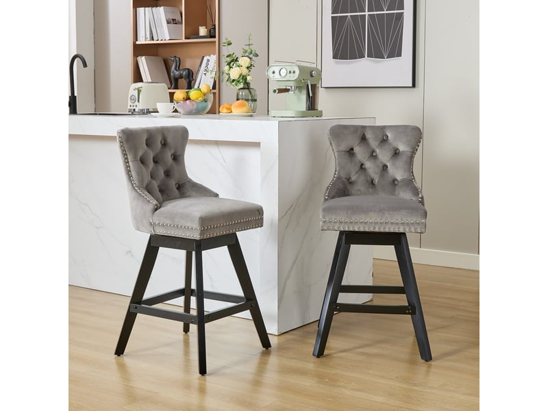  Lot de 2 tabourets de bar pivotants en velours gris capitonnés, pieds bois et clous chromés – style détente  - Conforama B