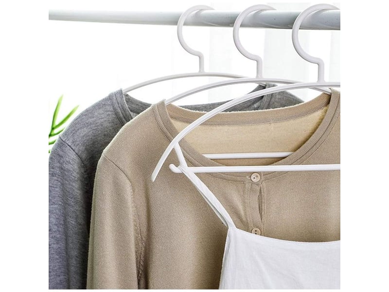  Lot de 10 cintres antidérapants et peu encombrants pour manteaux et pantalons.  - Conforama C