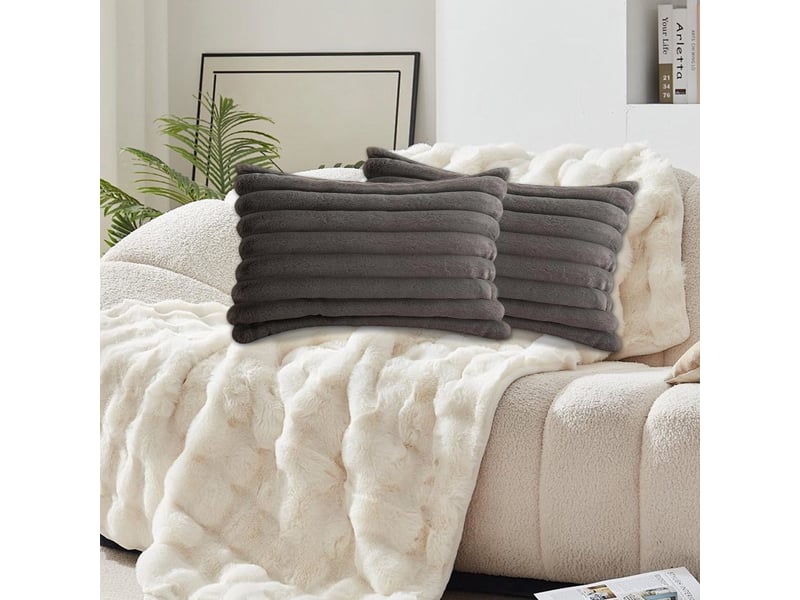 Lot de 2 housses de coussin 30 x 50 cm peluche gris chicfurn - Conforama D