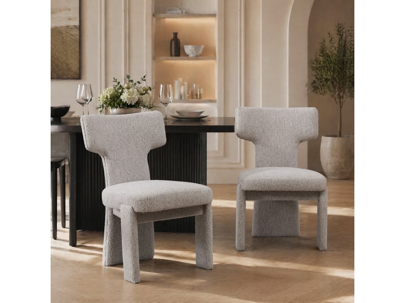  Lot de 2 chaises de salle à manger en chenille beige, sans accoudoirs, dossier incurvé et pieds en bois d’hévéa  - Conforama D