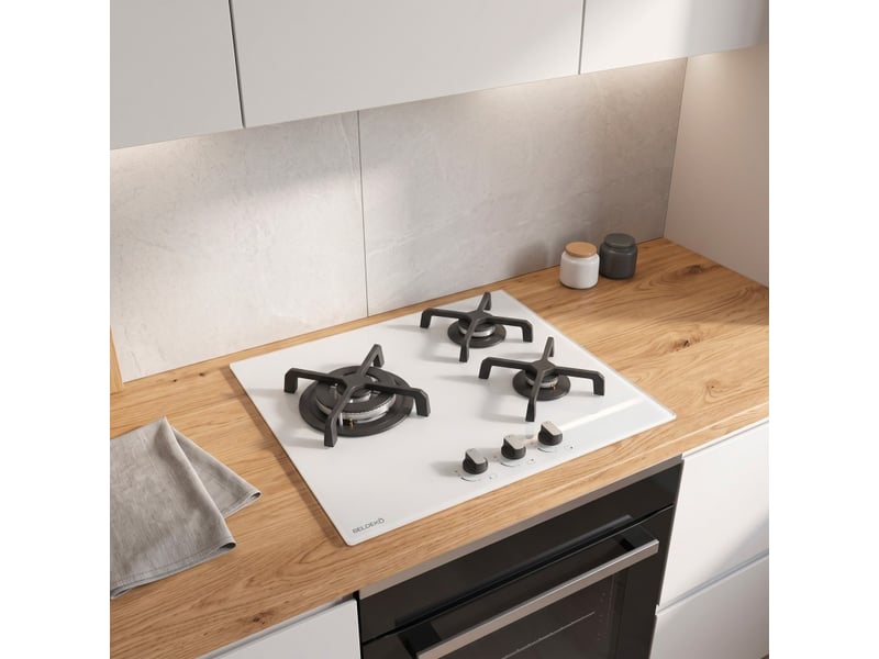  Beldeko plaque gaz 3 foyers 6200 w - verre blanc - brûleur double couronne - grilles en fonte - marque française  - Conforama B