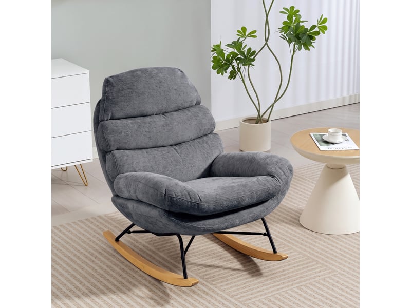 Fauteuil à bascule en chenille, assise en tailleur, coussins double épaisseur, dossier moelleux, piètement en hévéa, gris foncé - Conforama D
