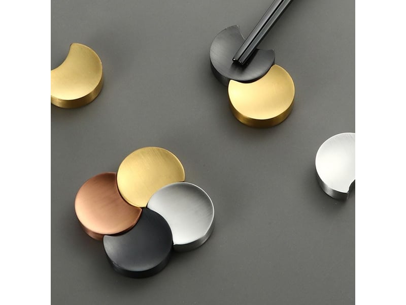  4 pcs repose-baguettes décoratif en métal avec motif lune pour tenir cuillères et fourchettes, forme demi-ronde, complète différents styles de table (  - Conforama D
