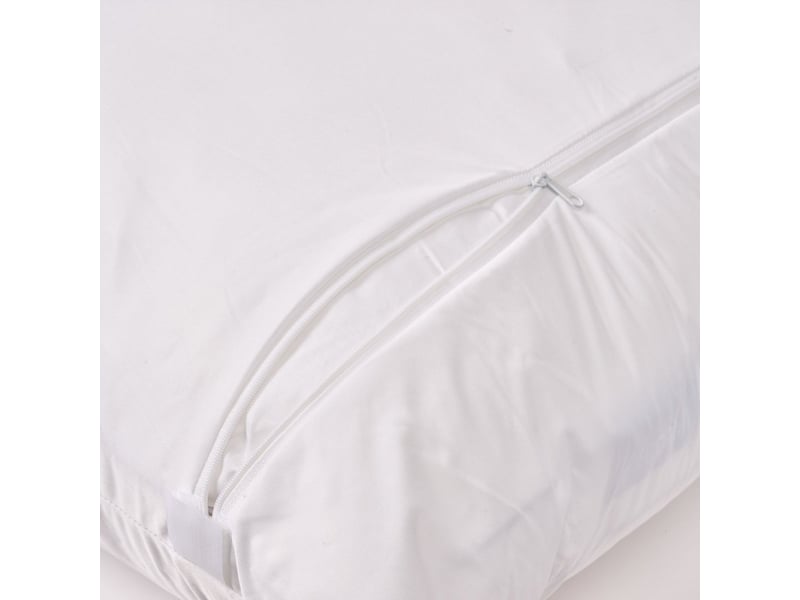 Protège oreiller imperméable 63x63cm anti-punaises de lit Marque Française - Conforama C