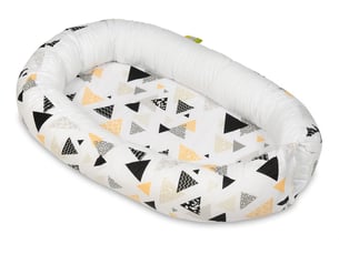 Cocon gigoteuse triangles jaunes – blanc