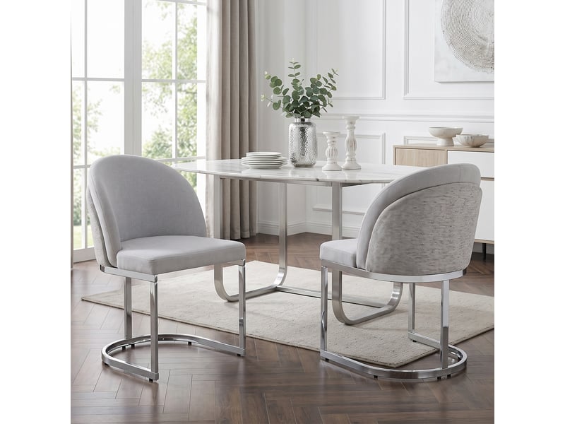  Lot de 6 chaises de salle à manger en chenille gris clair, double dossier rembourré, pieds métal argenté effet miroir, charge 150 kg, modernes  - Conforama C