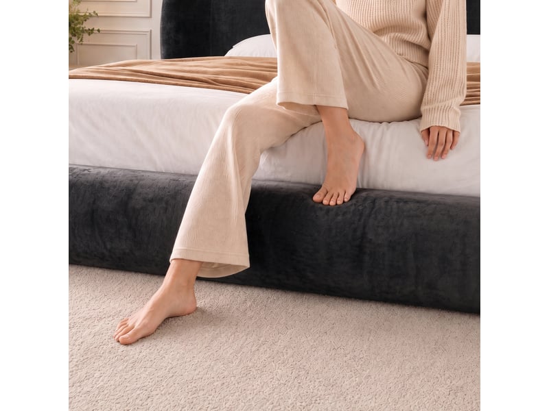  Lit rembourré en chenille gris 180x200 cm avec tête de lit arrondie Fay Lum - Conforama E