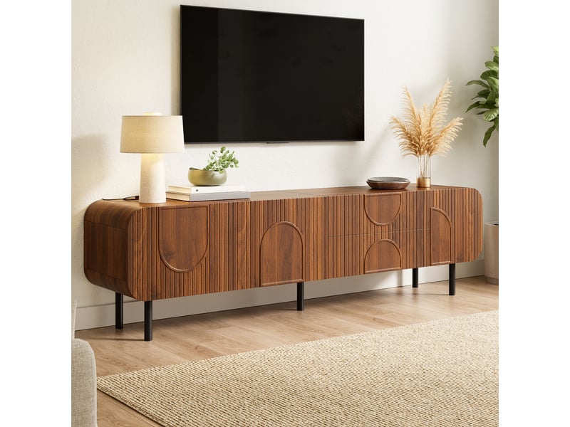Meuble tv 180 cm avec 3 portes, 2 tiroirs et passe-câbles, façades rainurées, pieds métal, mdf effet noyer, style mid-century - Conforama D