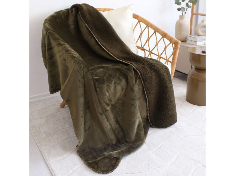  Plaid effet fourrure en flanelle sherlock 300 g,m² 125x150 cm – finition surjet - 125x150cm - vert kaki  - Conforama A