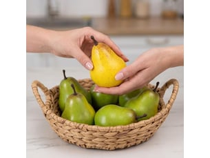 Lot de 6 fausses poires décoratives (3 jaunes, 3 vertes), fruits artificiels réalistes en mousse, faux fruit trompe-l'œil pour décoration cuisine, centre de table, corbeille et photographie