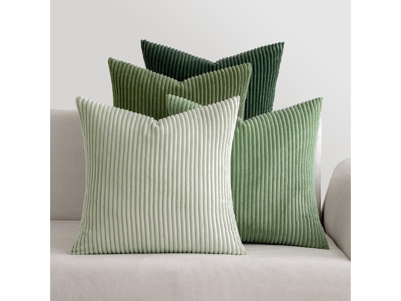  Housses de coussin carrées décoratives, en velours côtelé doux et en velours rayé, lot de 4, adaptées à la décoration intérieure, 45 x 45 cm, vert 1  - Conforama A