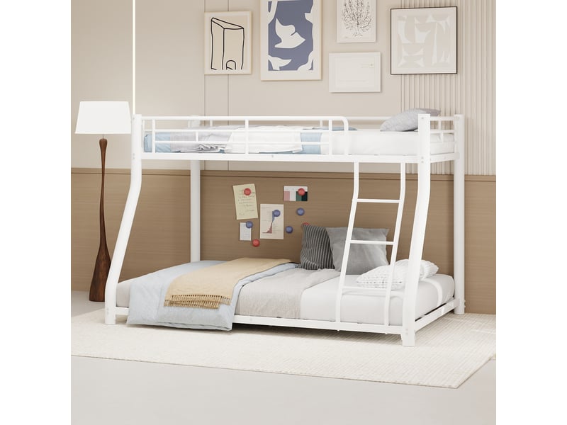  Lit superposé 190×90 cm et 190×140 cm avec échelle et garde-corps, à lattes métalliques, en fer blanc  - Conforama B