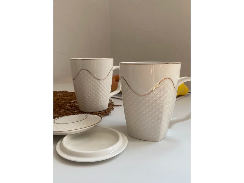 Mug en céramique avec couvercle, relief losanges et détails dorés, 380 ml - Conforama C