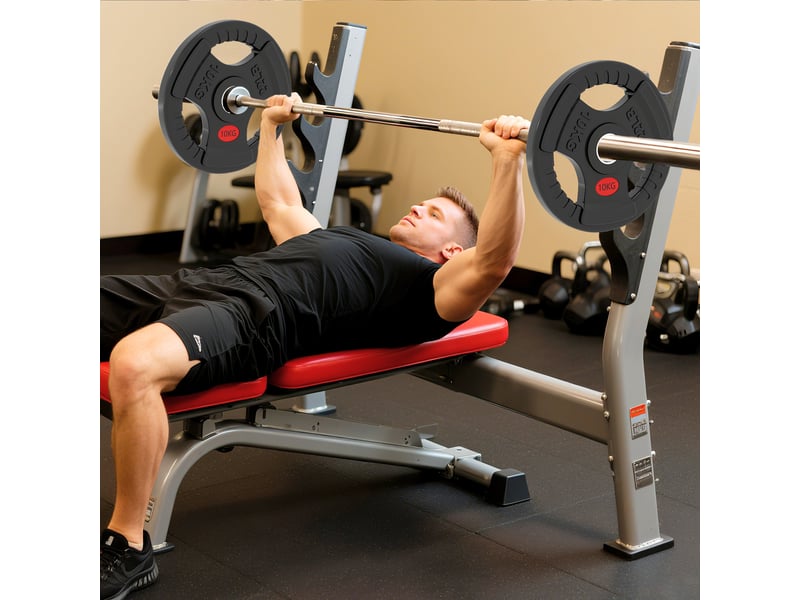  Ensemble de 2 disques de musculation de 10 kg avec trou de 5 cm et 3 poignées, en acier avec revêtement plastique, noirs.  - Conforama D