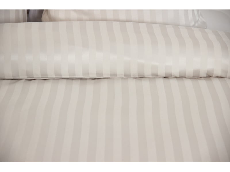 Parure de lit satin en microfibre - rayures tissées PAR_SAT_BLON240 - Conforama C