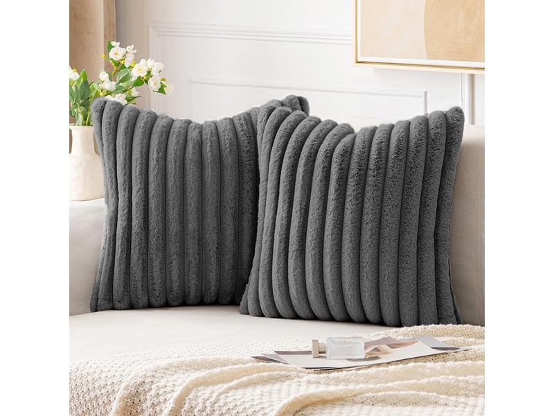  Lot de 2 housses de coussin 45 x 45 cm peluche gris foncé chicfurn  - Conforama D