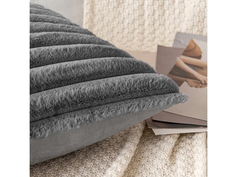  Lot de 2 housses de coussin 45 x 45 cm peluche gris foncé chicfurn  - Conforama W
