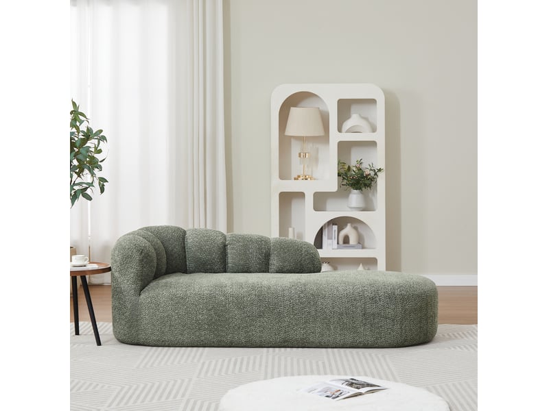  Chaise lounge moderne avec dossier courbe à ondes en velours chenille vert sauge, divan avec accent vert foncé, sofa sans accoudoirs confortable pour salon, chambre à coucher et recoin lecture  - Conforama C