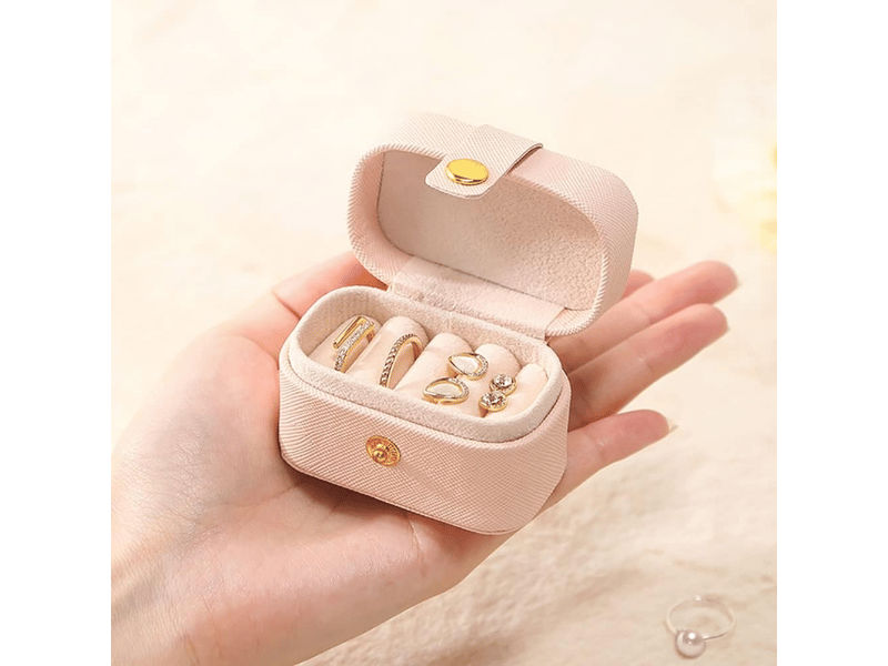  Petite boîte à bijoux de voyage en cuir synthétique - mini boîte de rangement portable pour boucles d'oreilles, bagues - blanc  - Conforama B