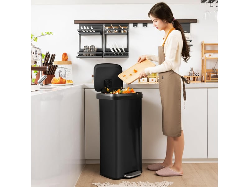 Poubelle à pédale en acier inox, poubelle cuisine 68 litres en plastique avec couvercle à fermeture douce, 40 x 38 x 78 cm  - Conforama C