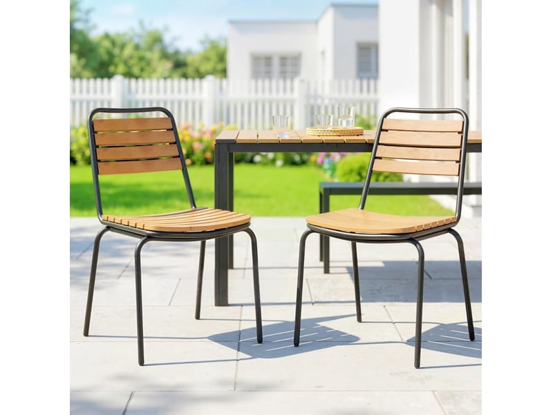 Lot de 2 chaises de jardin empilables en bois clair et acier noir, résistantes aux uv, pour terrasse - Conforama E