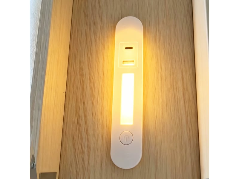  Lit coffre 140 × 200 cm, sommier relevable, tête de lit avec étagères, usb et veilleuse, finition bois naturel  - Conforama E