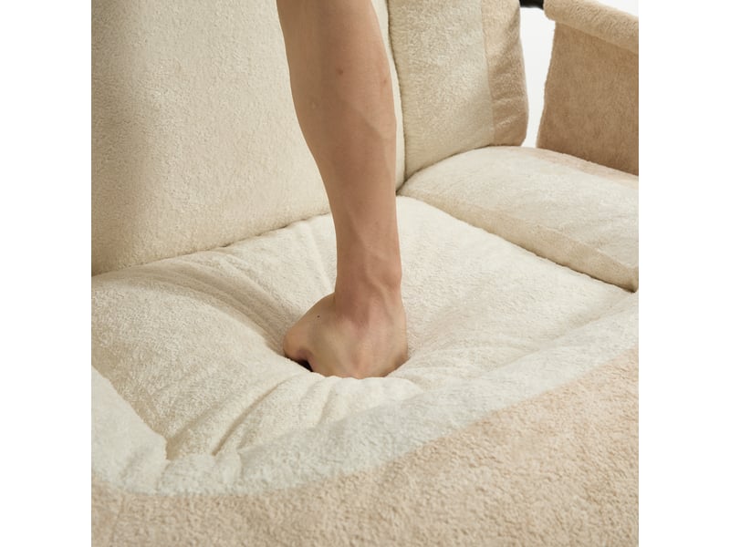  Fauteuil à bascule surdimensionné en fausse fourrure, dossier réglable et repose-pied escamotable, avec poche latérale  - Conforama W