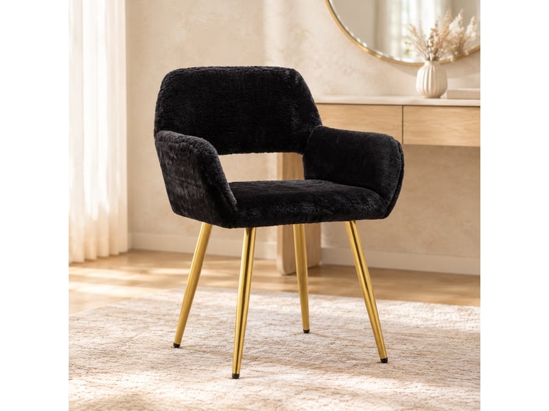  Fauteuil de salle à manger avec accoudoirs et dossier ajouré, fausse fourrure noir  - Conforama D